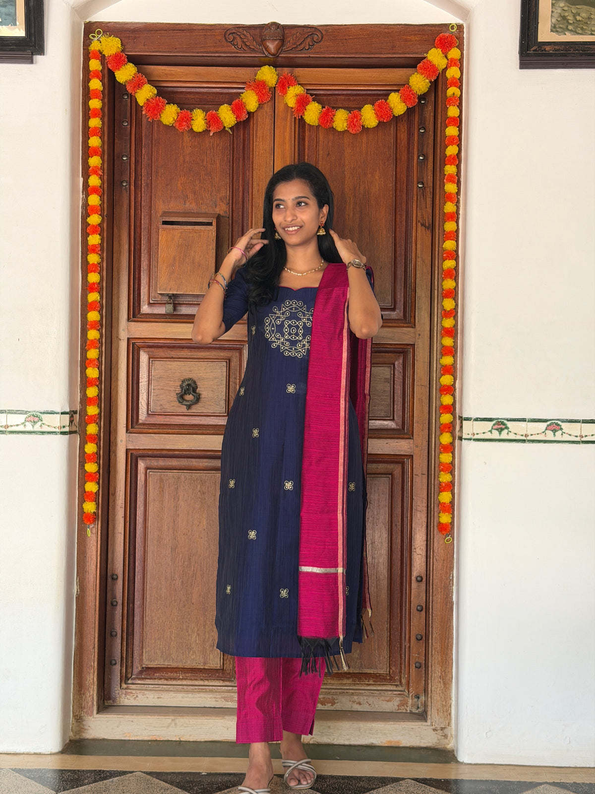 Kola Vizhi