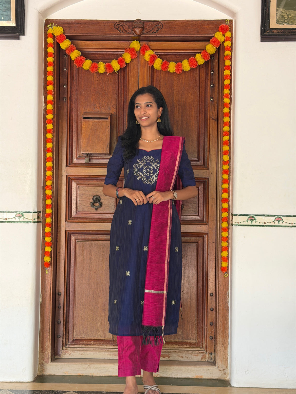 Kola Vizhi