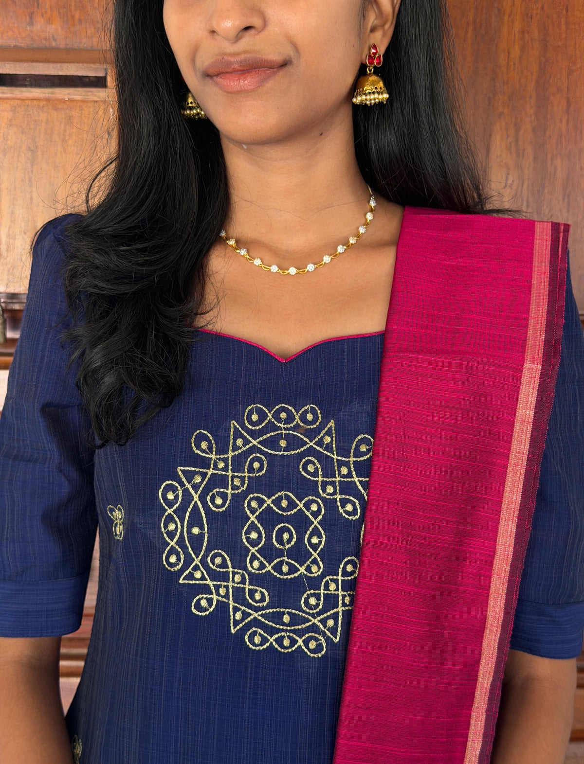Kola Vizhi
