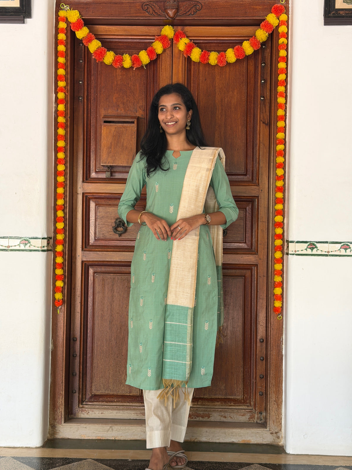 Pavazham